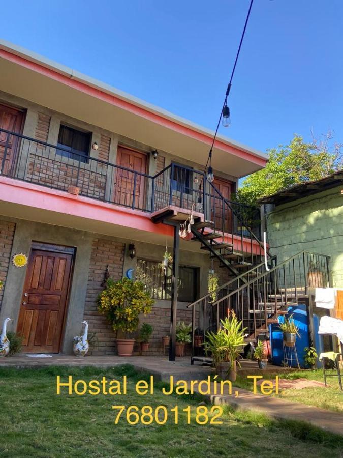 Hostal El Jardin Leon Bagian luar foto