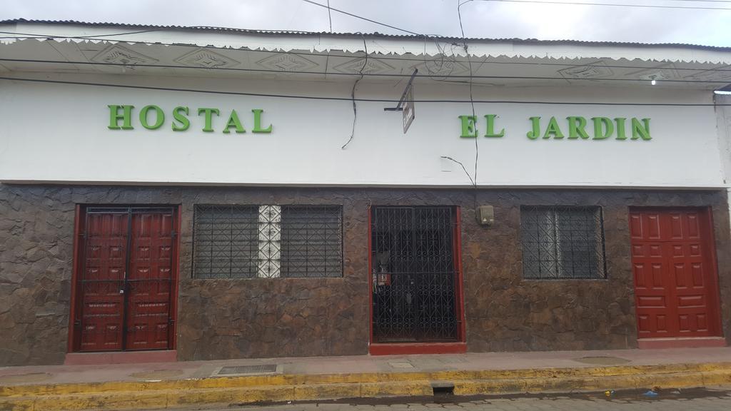 Hostal El Jardin Leon Bagian luar foto