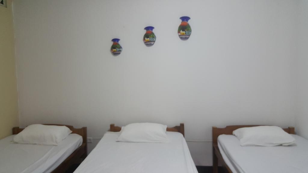 Hostal El Jardin Leon Bagian luar foto